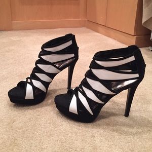 Brand New Carlos by Carlos Santana heels